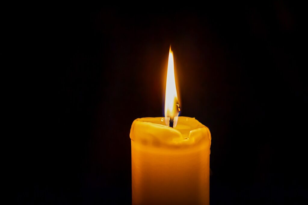 candle, shining, flame-4477021.jpg