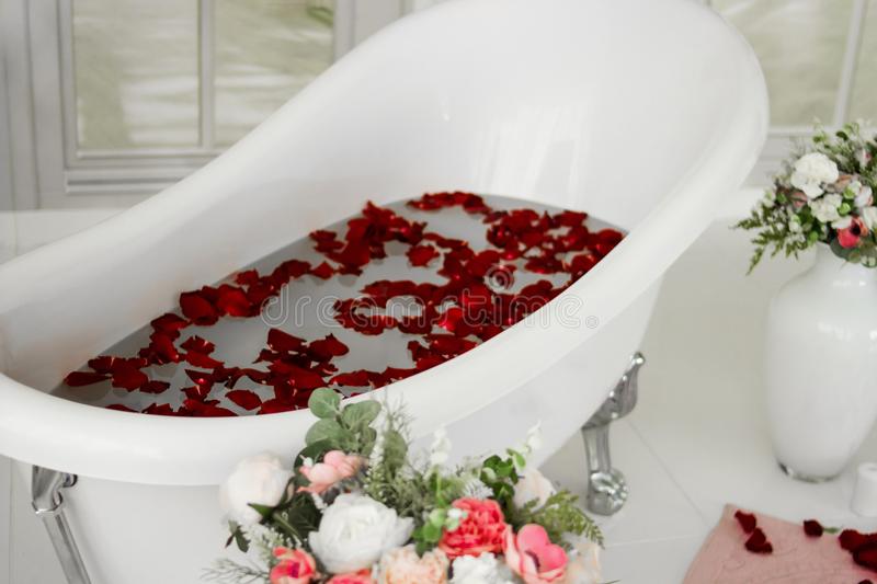 using essential oils in the bath